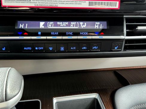 Certified 2024 Toyota Sienna XLE image 32