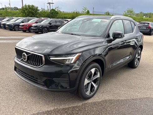 Certified 2025 Volvo XC40 B5 Core w/ Protection Package Premier image 1