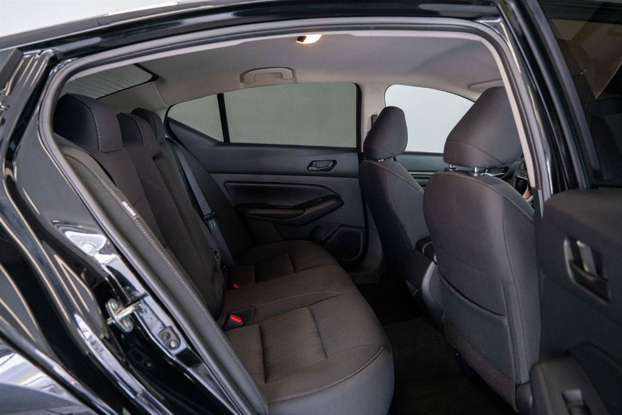 Used 2025 Nissan Altima 2.5 SV FWD image 18
