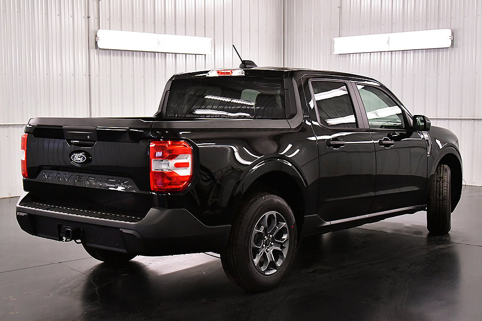 New 2026 Ford Maverick XLT w/ Equipment Group 301A AWD/4WD image 8