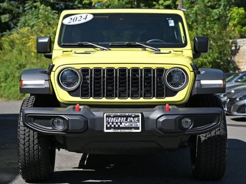 Used 2024 Jeep Wrangler Unlimited Rubicon AWD/4WD image 9