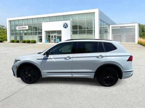 Certified 2023 Volkswagen Tiguan SE R-Line AWD/4WD image 2