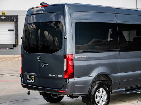 Used 2023 Mercedes-Benz Sprinter 2500 image 14