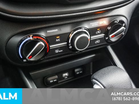 Used 2025 Kia Soul LX w/ LX Technology Package FWD image 31