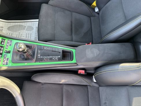 Used 2022 Porsche 718 Cayman GT4 RWD image 22