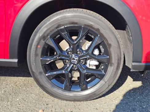 Certified 2025 Honda HR-V Sport image 9