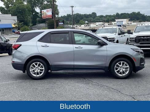 Used 2024 Chevrolet Equinox LS w/ LS Convenience Package AWD/4WD image 9