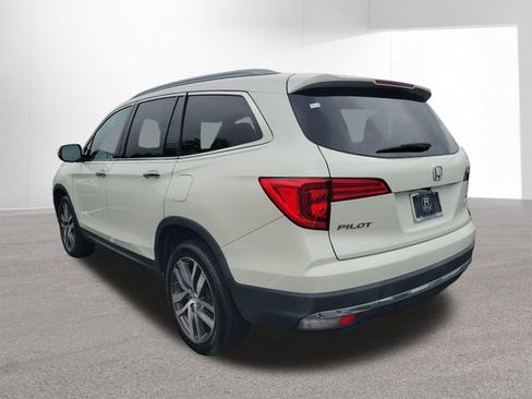 Used 2018 Honda Pilot Touring image 16