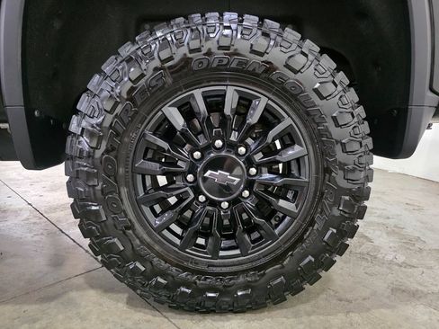 Used 2022 Chevrolet Silverado 2500 LT w/ Midnight Edition AWD/4WD image 14