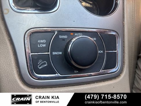 Used 2018 Jeep Grand Cherokee Limited AWD/4WD image 19