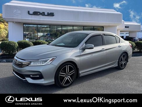 Used 2017 Honda Accord Touring image 1