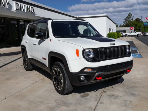 Used 2023 Jeep Renegade Trailhawk w/ Trailhawk Elite Group AWD/4WD image 2
