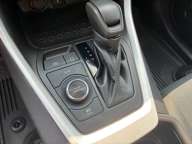 Used 2022 Toyota RAV4 LE AWD/4WD image 59