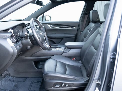 Used 2021 Cadillac XT6 Premium Luxury image 12