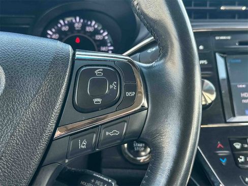 Used 2017 Toyota Avalon Limited image 26