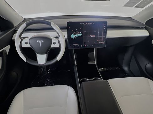 Used 2021 Tesla Model Y Long Range image 28