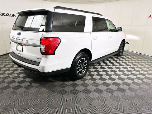 Used 2024 Ford Expedition Max XLT image 3