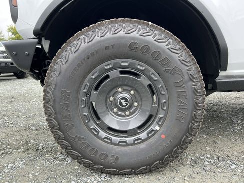 New 2025 Ford Bronco Badlands image 12