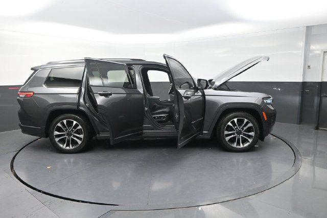 Used 2021 Jeep Grand Cherokee L Overland w/ Luxury Tech Group IV AWD/4WD image 44