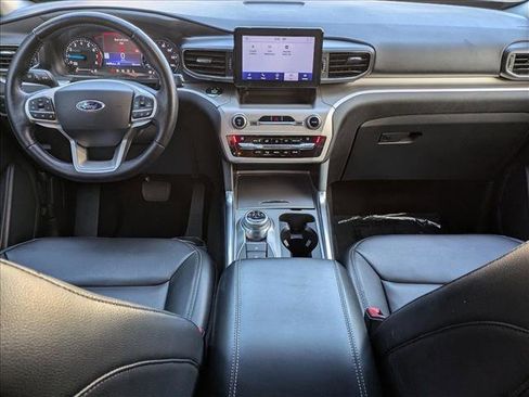 Used 2021 Ford Explorer XLT w/ Equipment Group 202A image 18