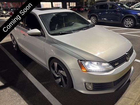 Used 2013 Volkswagen Jetta GLI image 3