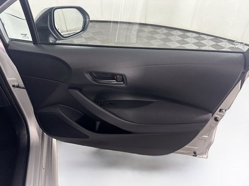 Used 2023 Toyota Corolla LE image 31