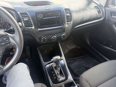 Used 2018 Kia Forte LX image 11