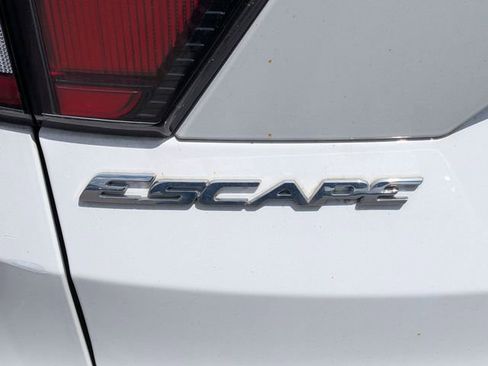 Used 2018 Ford Escape SE AWD/4WD image 9