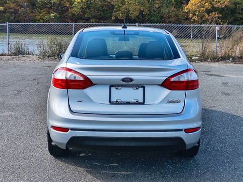 Used 2015 Ford Fiesta SE image 6