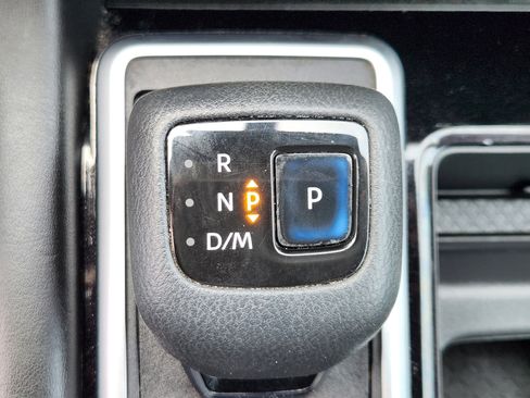 Certified 2022 Nissan Pathfinder SV w/ SV Black Package image 12