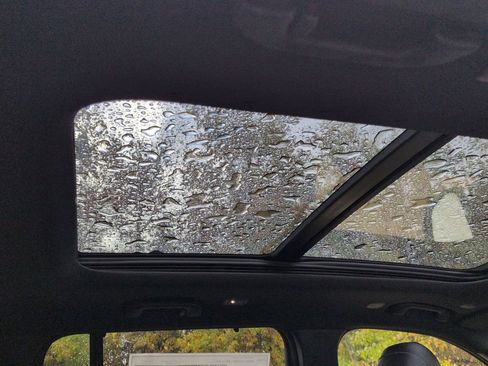 New 2025 Jeep Grand Cherokee Limited w/ Luxury Tech Group II image 22