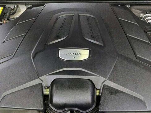 Used 2020 Porsche Cayenne S image 35