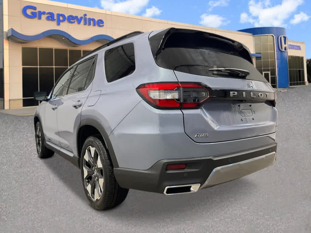 New 2026 Honda Pilot Touring image 3