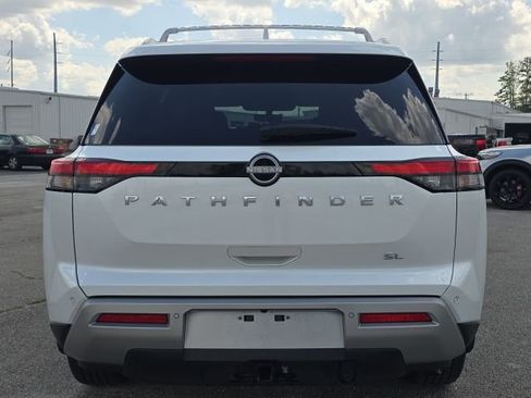 Used 2025 Nissan Pathfinder SL w/ SL Premium Package image 4