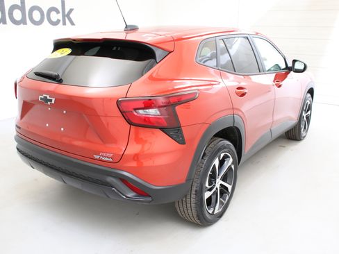 Used 2024 Chevrolet Trax RS w/ Driver Confidence Package image 9