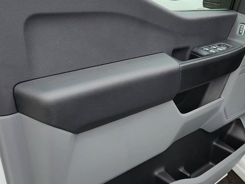 New 2025 Ford F550 4x4 Crew Cab image 17