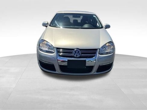 Used 2010 Volkswagen Jetta Limited Edition FWD image 2