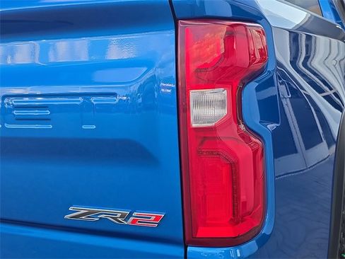 Used 2022 Chevrolet Silverado 1500 ZR2 w/ Technology Package image 8