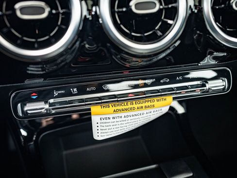 Certified 2025 Mercedes-Benz CLA 250 4MATIC image 33