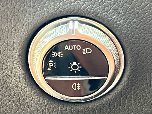 Certified 2023 Mercedes-Benz GLC 300 4MATIC image 43