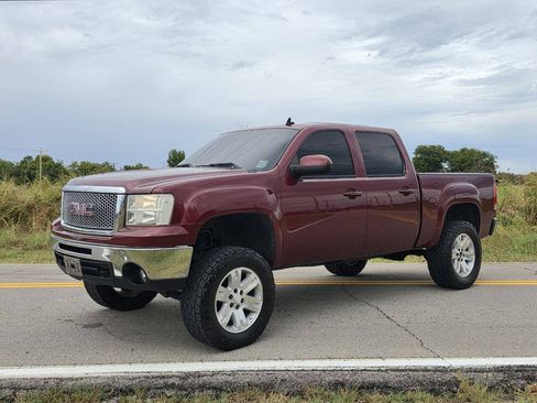 Used 2013 GMC Sierra 1500 SLT w/ SLT Convenience Package AWD/4WD image 2