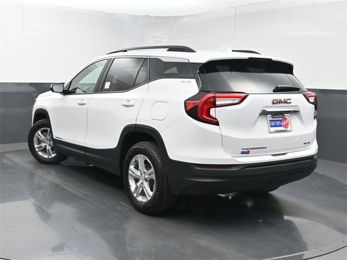 Used 2023 GMC Terrain SLE w/ Driver Convenience Package image 20