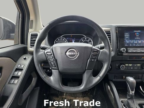 Used 2022 Nissan Frontier SV w/ Technology Package image 11