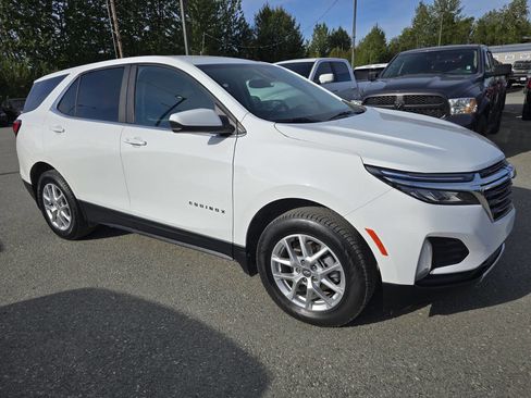 Used 2023 Chevrolet Equinox LT w/ LPO, Floor Liner Package image 3
