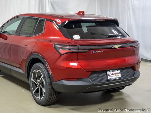 New 2026 Chevrolet Equinox EV LT image 7