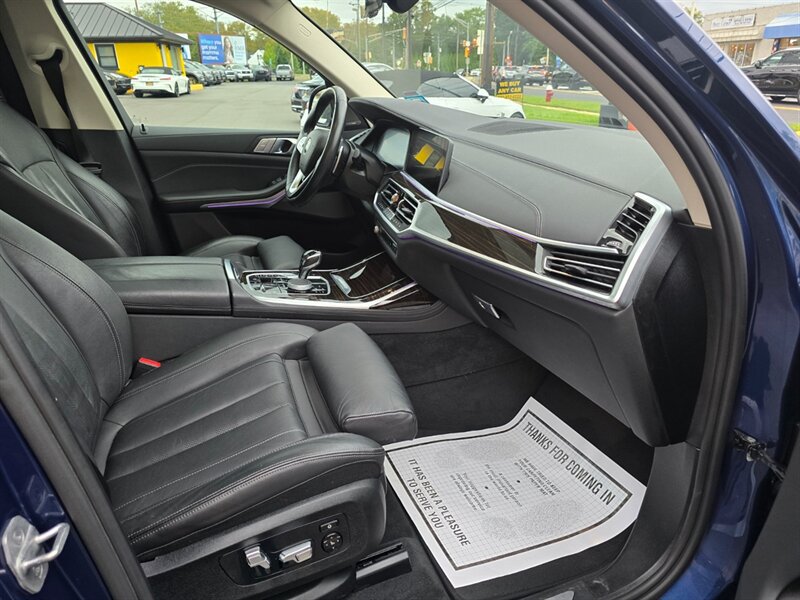 Used 2021 BMW X7 xDrive40i w/ Premium Package AWD/4WD image 17
