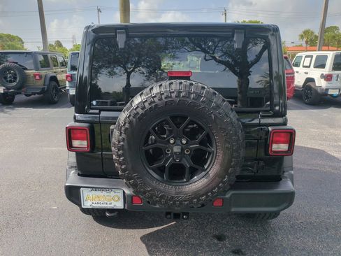 Used 2024 Jeep Wrangler Unlimited Sport AWD/4WD image 7