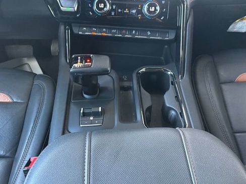 Used 2024 GMC Sierra 1500 AT4 w/ Technology Package AWD/4WD image 6