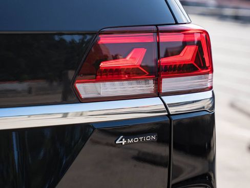 Certified 2023 Volkswagen Atlas SEL AWD/4WD image 5