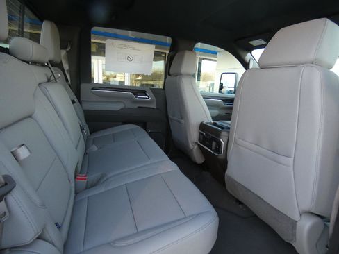 New 2026 GMC Sierra 3500 SLT w/ SLT Premium Package image 16